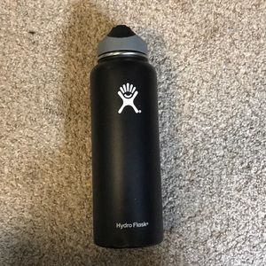 Black 40oz hydro flask